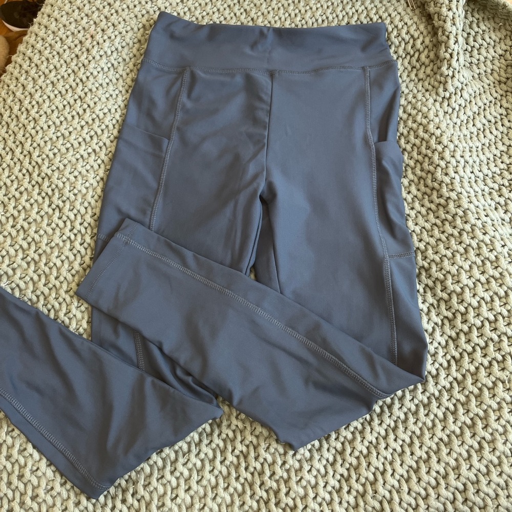 Runway leggings never worn super cute